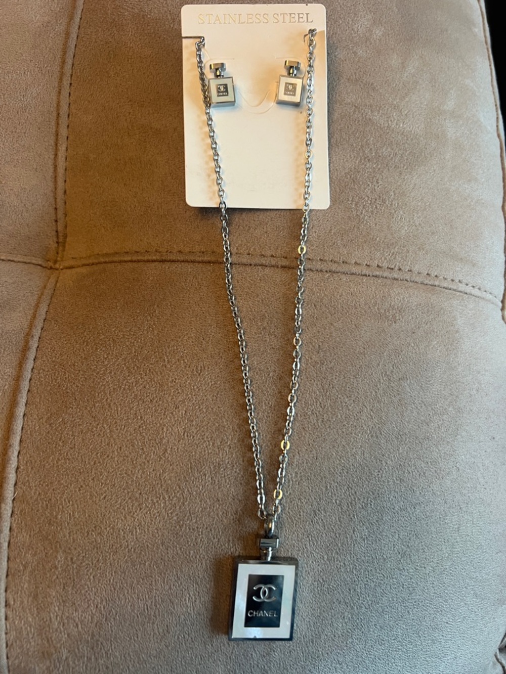 Ladies jewelry set